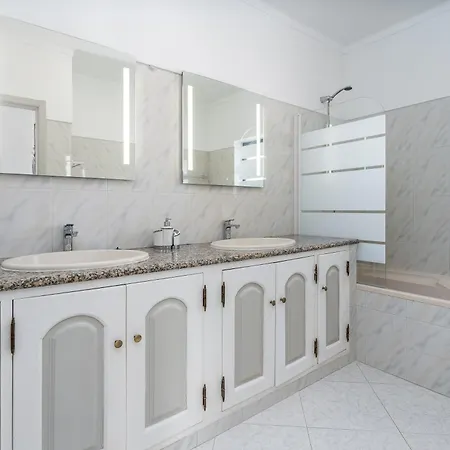 Nogueiras * Lagoa (Algarve)