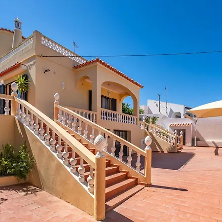 Nogueiras Tatil Evi